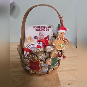 Gingerbread Basket Set